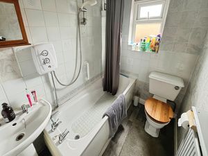 Bathroom - click for photo gallery
